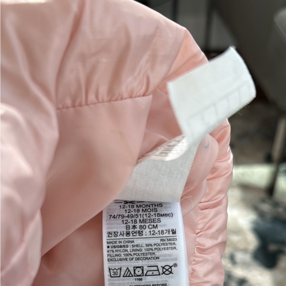Pink baby girls puffer jacket by BabyGap size 12-18 months  like new - Picture 2 of 4